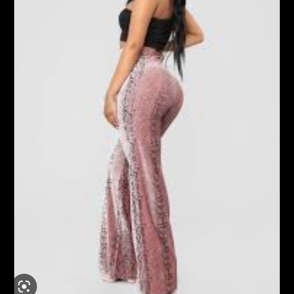 Fashion Nova Pants - Fashion Nova M Pink Black SnakeSkin ‘Velvet’ Feel Wide Leg Pants Zip Up